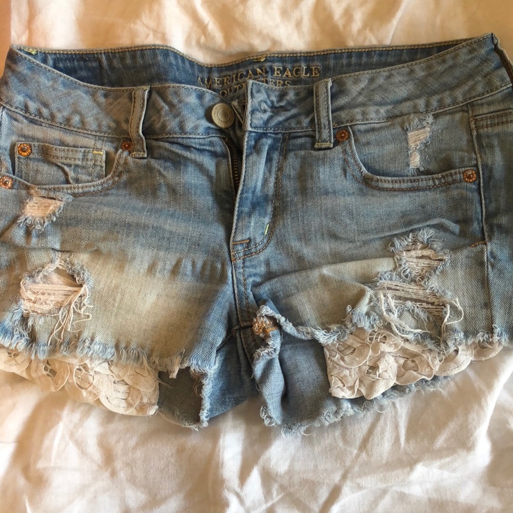 pulled pockets jean shorts